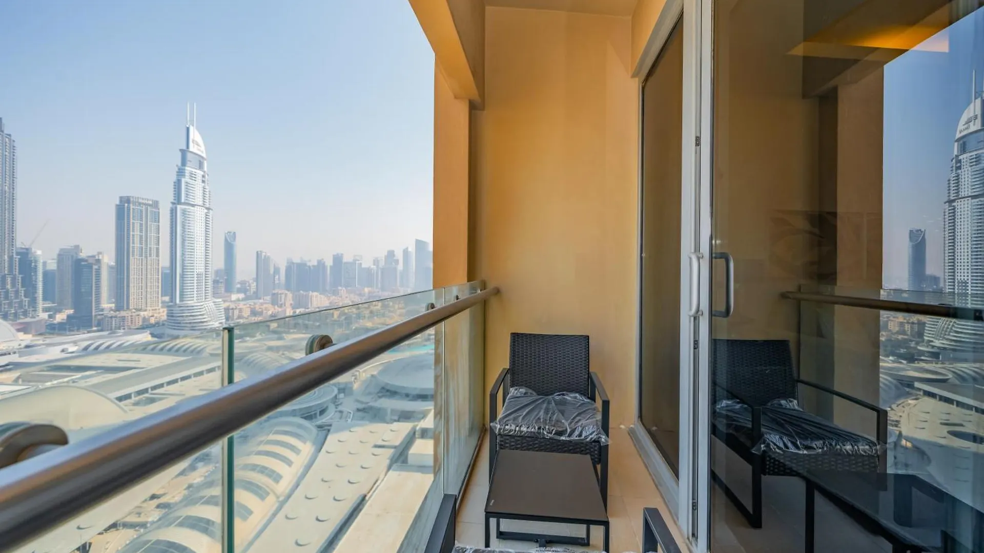 New Arabian -Address Emaar Fashion Avenue Apartment Dubai United Arab Emirates